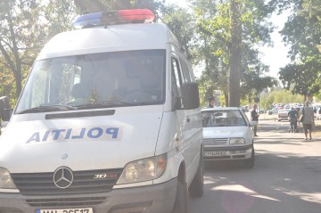 Urmăriri pe străduţele din cartierul social Henri Coandă: un hoţ a pus poliţiştii pe jar